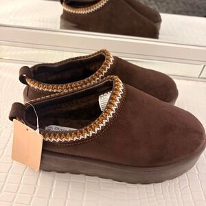 Nwt Olivia & Kate Brown Suede Platform Slip-ons